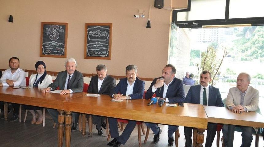 Ak Parti Milletvekili Adayları Muhtarlarla Bir Araya Geldi