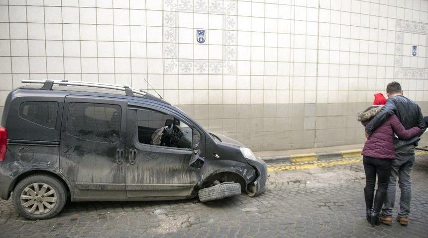 Alkoll&uuml; S&uuml;r&uuml;c&uuml; Kaza Yaptı: 2 Yaralı