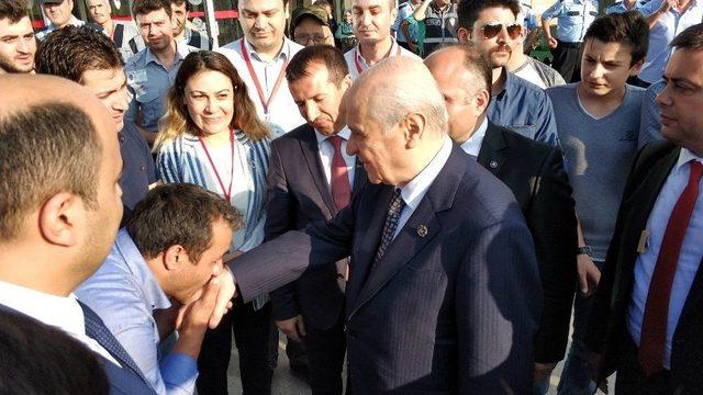 Mhp Lideri Bahçeli, Kazada Yaralanan İyi Parti İl Başkanı’nı Ziyaret Etti