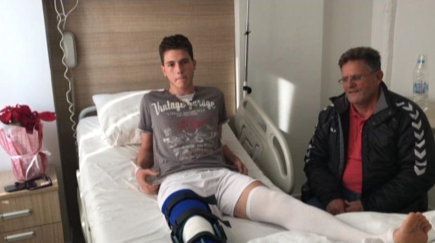 &Ccedil;apraz Bağı Yırtılan Gen&ccedil; Futbolcu Ameliyat Oldu