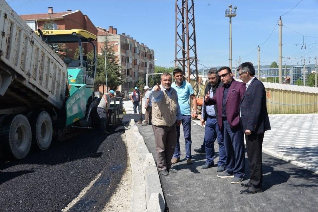 Şenkal Caddesi&rsquo;nde Asfaltlama &Ccedil;alışmaları Başladı