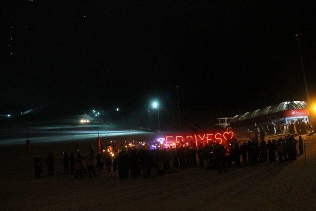 Erciyes’te Yeni Yıl Meşalelerle Karşılandı