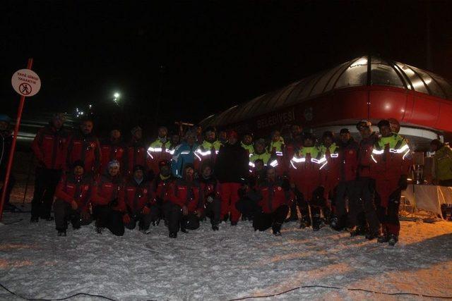 Erciyes’te Yeni Yıl Meşalelerle Karşılandı