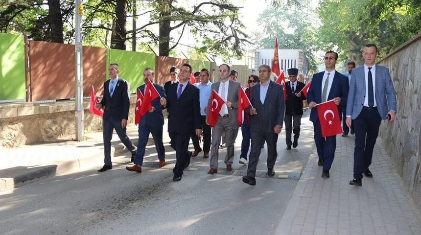 Bursa&rsquo;lı Gen&ccedil;ler 57. Alay&rsquo;a Vefa İ&ccedil;in Y&uuml;r&uuml;d&uuml;