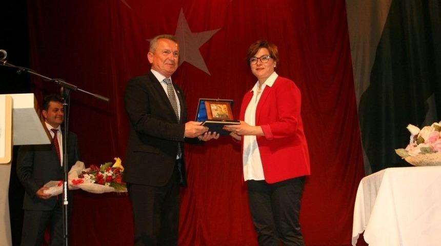 Çaycuma’da “ağabey Köksal Toptan” Adlı Kitabın İmza Günü Düzenlendi