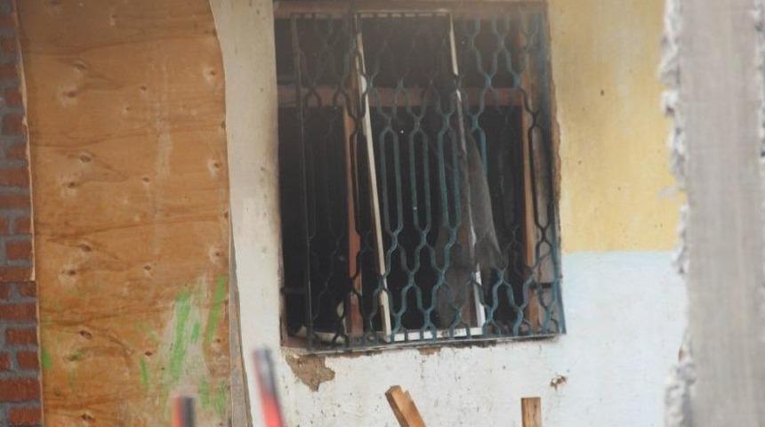 Kardeşine Kızdı Evi Yaktı