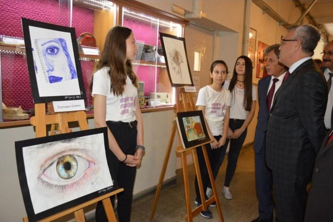 Geleceğin Grafik Tasarımcılarının Eserleri Hayran Bıraktı