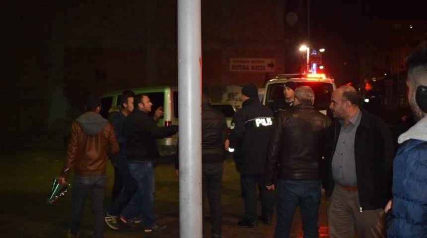 Malatya&rsquo;da İki Grup Kavga Etti: 1 Yaralı