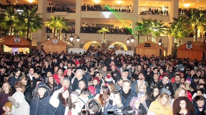 Della Miles Yılbaşında Coşturdu