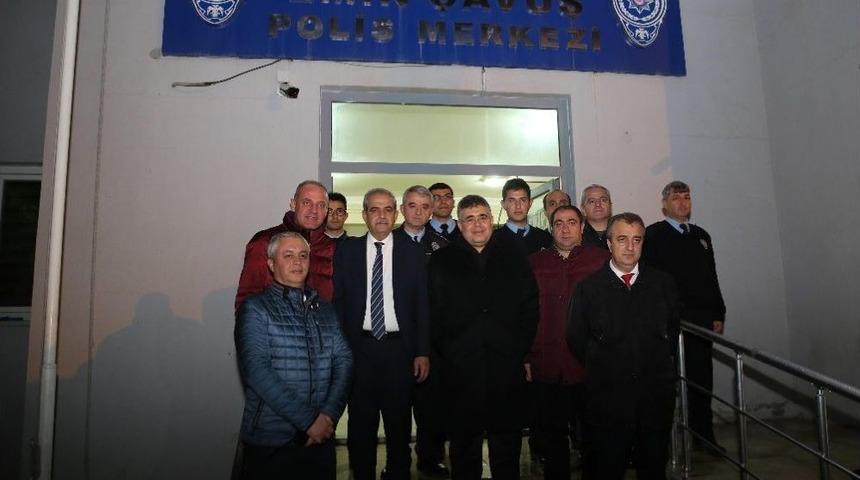 Emniyet M&uuml;d&uuml;r&uuml; Tipioğlu, N&ouml;bet Tutan Polisleri Ziyaret Etti