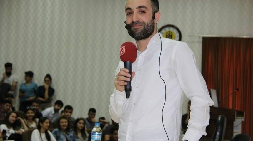 Emre Aydemir İn&ouml;n&uuml; &Uuml;niversitesinde &Ouml;ğrencilerle Buluştu