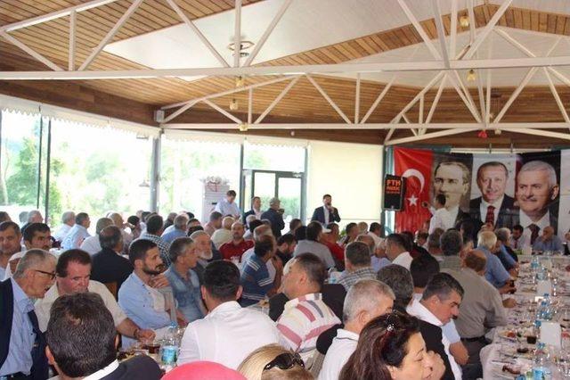 Ak Parti, Muhtarlarla Kahvaltıda Bir Araya Geldi