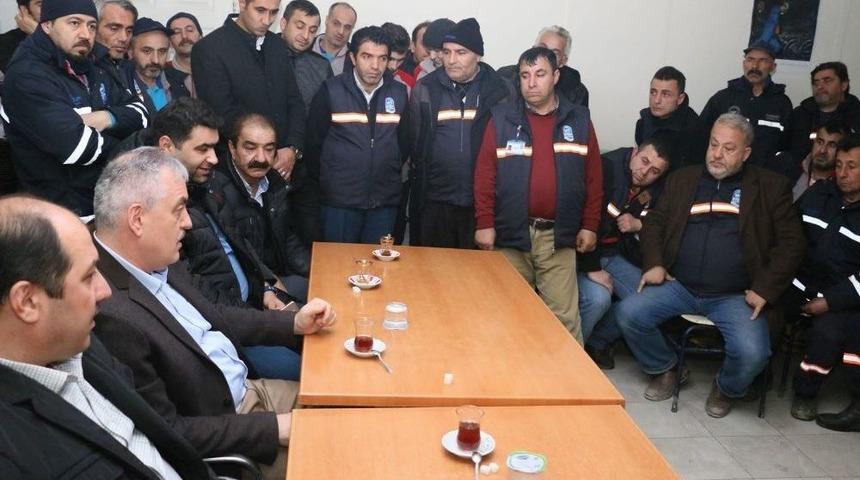 Başkan Remzi Aydın, 2018&rsquo;e Temizlik Personelleriyle Girdi