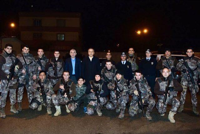 Vali Yerlikaya Yeni Yılı Polislerle Geçirdi