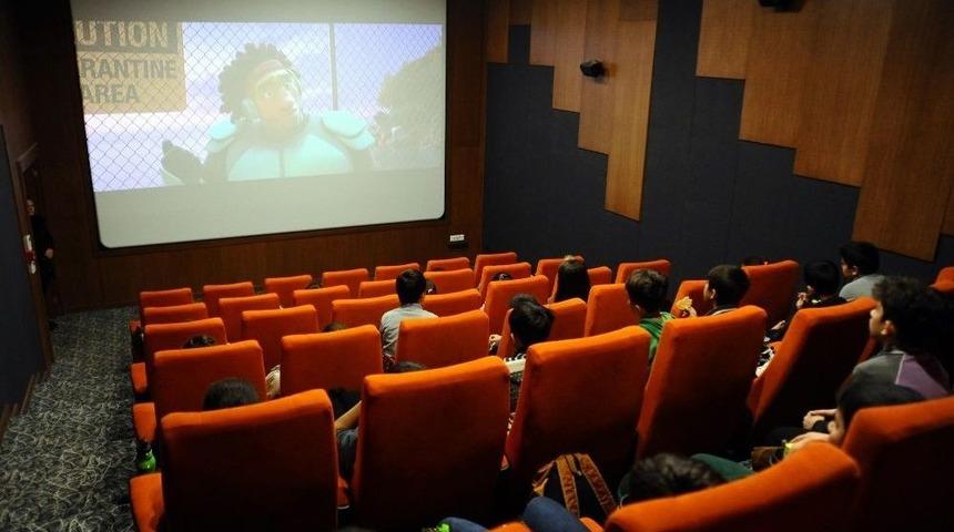 Kepezli &Ccedil;ocukların Sinema Keyfi