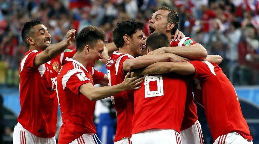 D&uuml;nya Kupası&rsquo;nda 4 &Uuml;lke Sıralamaları Alt &Uuml;st Etti!