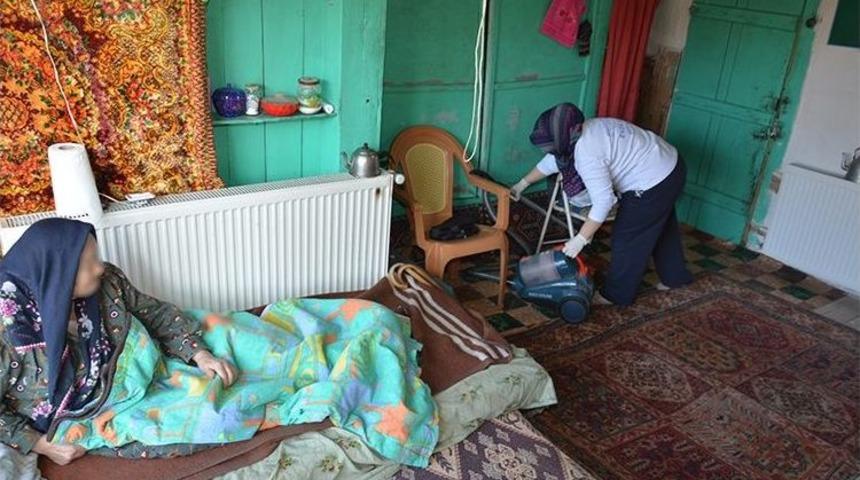 Sandıklı Belediyesinin &rsquo;evde Bakım Hizmeti&rsquo; Y&uuml;zleri G&uuml;ld&uuml;r&uuml;yor