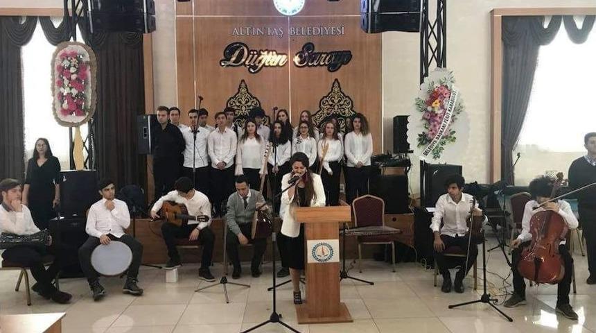 Öğrencilerinden Konser