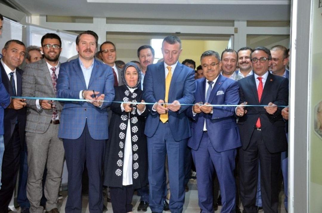 Bilecik&rsquo;te &ldquo;yedi G&uuml;zel Adam K&uuml;t&uuml;phanesi&rdquo; A&ccedil;ıldı