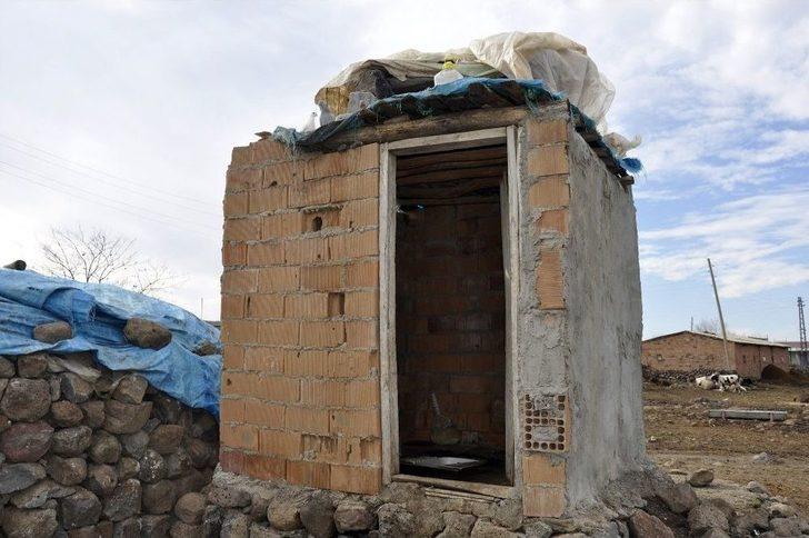 11 Nüfuslu Ailenin Tek Odalı Evde Yaşam Mücadelesi G4