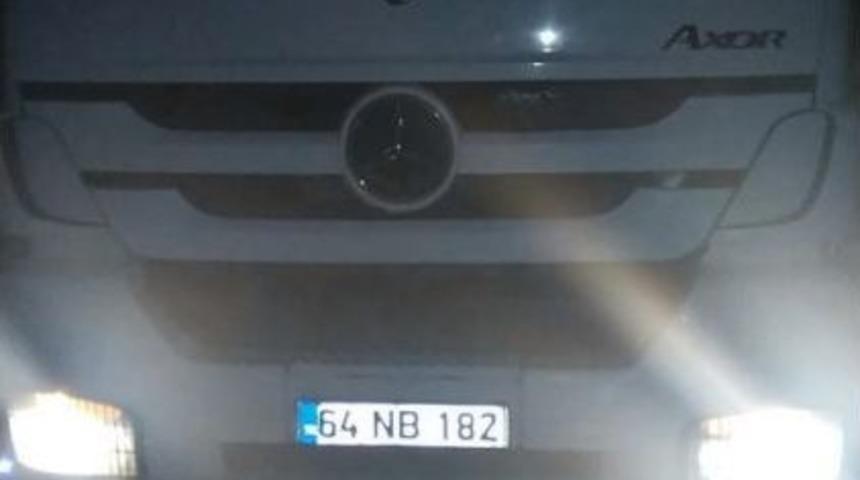 Seyir Halindeki Kamyonun Lastikleri Alev Aldı