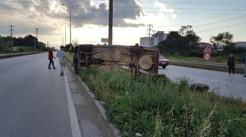 Otomobil Takla Attı 2 Kişi Yaralandı