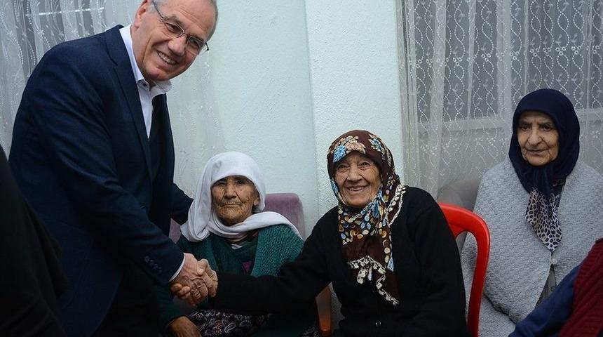 Başkan Acar Yılbaşında Huzurevi Sakinlerini Unutmadı