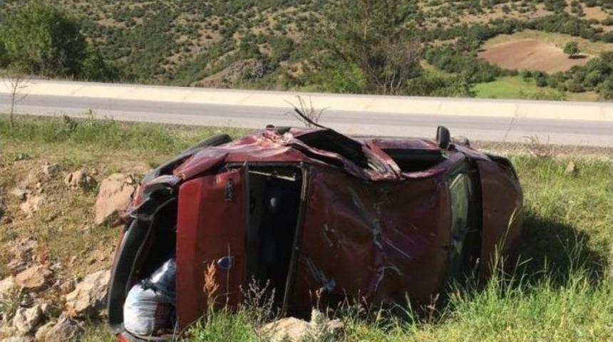 Kontrolden &Ccedil;ıkan Ara&ccedil; Takla Attı: 9 Yaralı