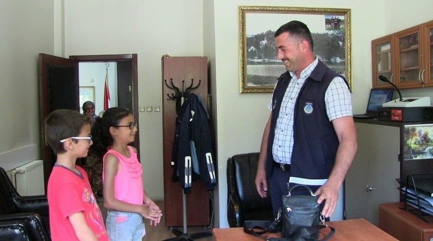 Artvinli Miniklerden B&uuml;y&uuml;k Davranış