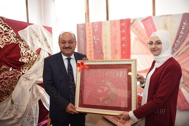 El Emeği G&ouml;z Nuru &Uuml;r&uuml;nler Sergilendi 2