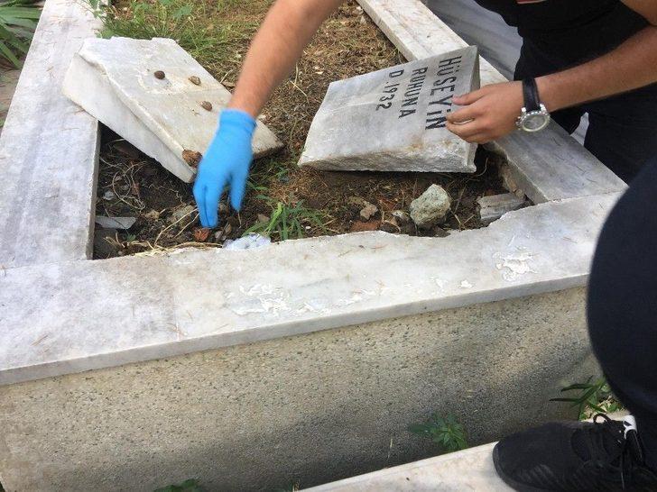 (özel) Mezar Taşı Altından Uyuşturucu Çıktı G1