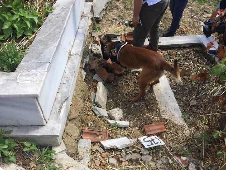 (özel) Mezar Taşı Altından Uyuşturucu Çıktı G5