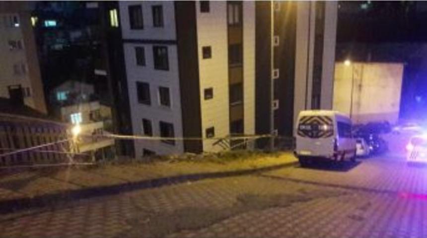 Kağıthane&rsquo;de Servis Aracı 20 Metreden D&uuml;şt&uuml;