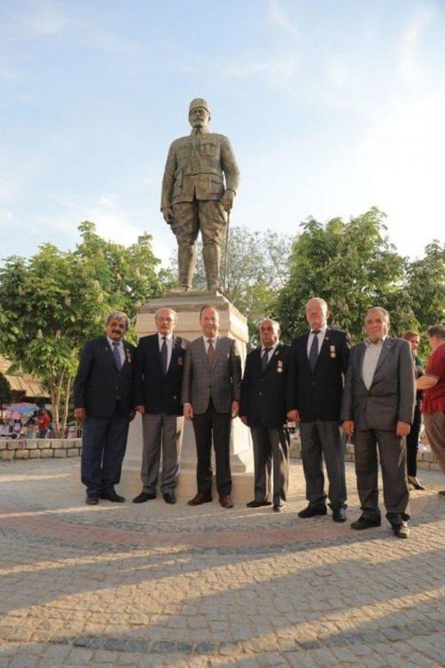 Edirneli Şehit Yüzbaşı Yusuf Kenan Efendi’nin Heykeli Törenle Açıldı