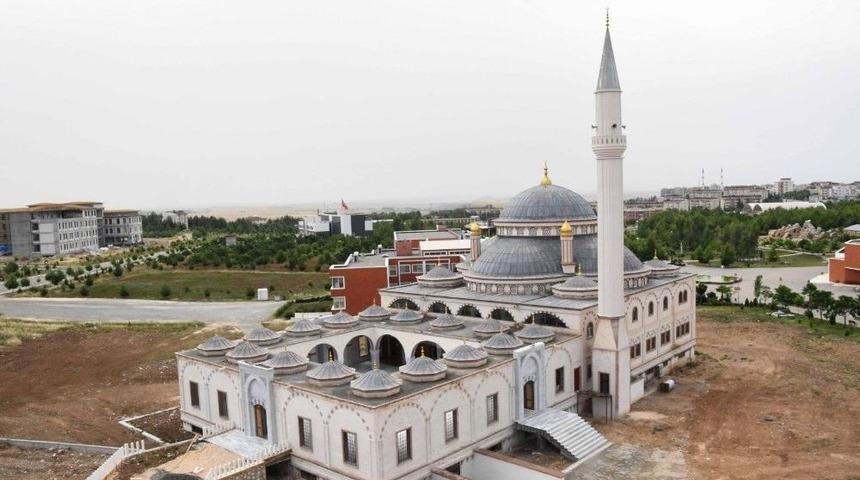 Adıyaman &Uuml;niversitesi Cami Sel&ccedil;uklu Mimarisi İle S&uuml;slenecek