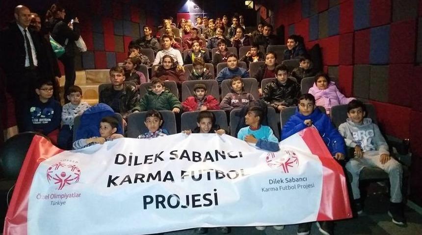 Kaymakam Sırmalı&rsquo;dan &Ouml;zel &Ccedil;ocuklara Yeni Yıl Hediyesi