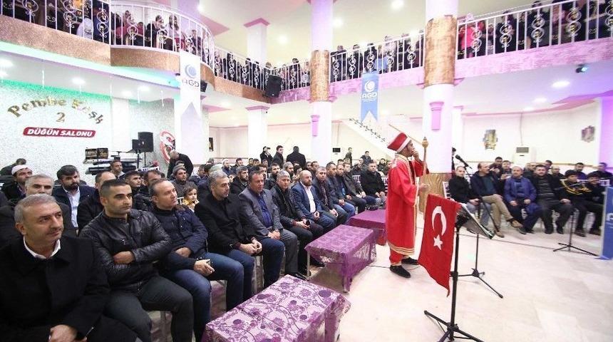 Mekke&rsquo;nin Fethi Coşkusu Salona Sığmadı