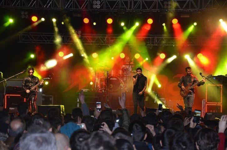 Kuşadalılar Yeni Yıla Manga Konseri İle Girdi G4