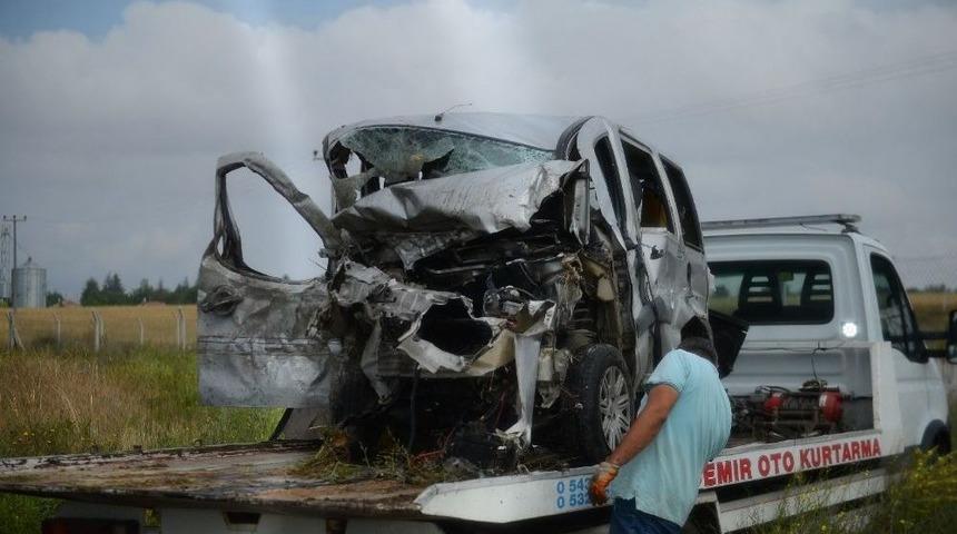 Eskişehir&rsquo;de Feci Kaza; 5 &Ouml;l&uuml;