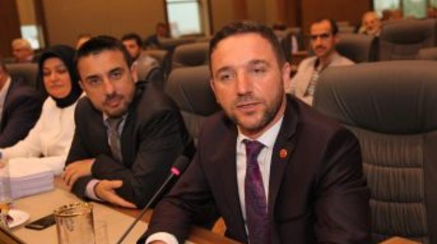 B&uuml;y&uuml;kşehir Belediye Meclisi&rsquo;nde İstifa