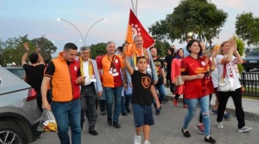 Biga&rsquo;da Galatasaray 21. Şampiyonluğunu Kutladı