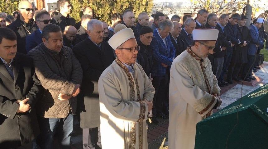 Başbakan Binali Yıldırım, İlkokul &Ouml;ğretmeninin Cenaze T&ouml;renine Katıldı