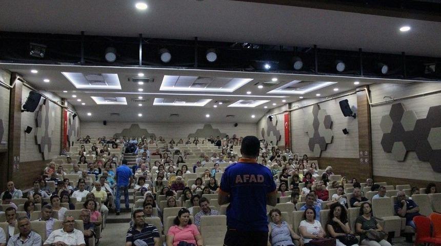 Afad&rsquo;tan &Ouml;ğretmenlere Afete Hazırlık Eğitimi