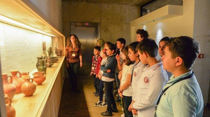 &Ccedil;ocuk Meclisinden Erimtan Arkeoloji Ve Sanat M&uuml;zesine Ziyaret