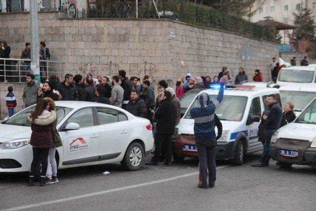 Evde Çıkan Yangını İtfaiye Ekipleri Söndürdü