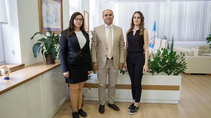 Dünya Üçüncüsü Öğrencilere Tebrik