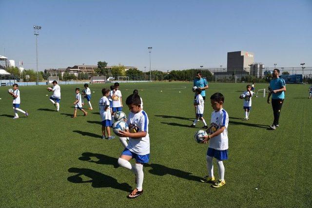 Yunusemreli Belediyespor 16 Branşta 2 Bin Sporcu Yetiştirdi