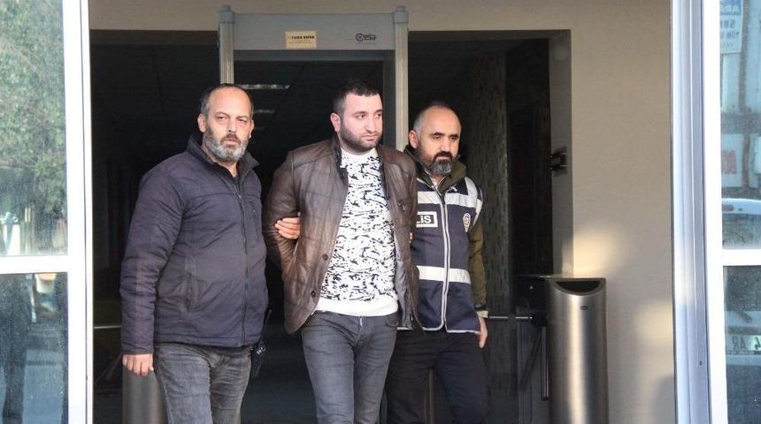 İki Cinayet Zanlısı Aynı Otomobilde Yakalandı