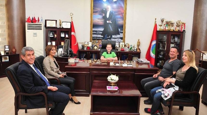 K&uuml;&ccedil;&uuml;k Başkan Talimat Verdi B&uuml;y&uuml;k Başkan Yaptı