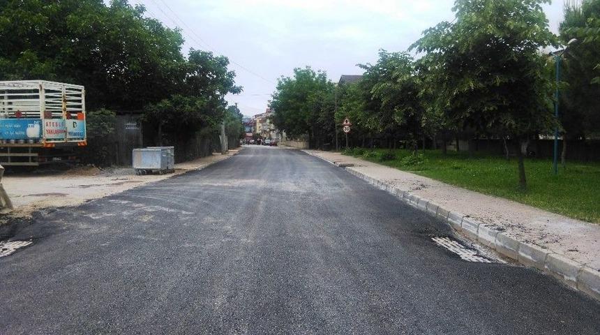 İzmit Belediyesi&rsquo;nden Yenişehir&rsquo;de Asfalt &Ccedil;alışması